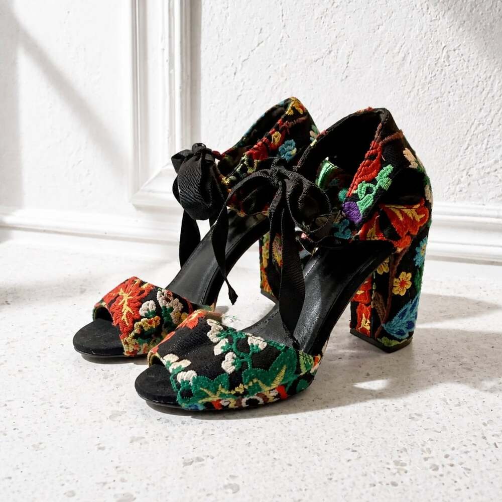 NY&C Embroidered Floral Ribbon Tie Women's Shoes Heels Platform Size 10 M Block